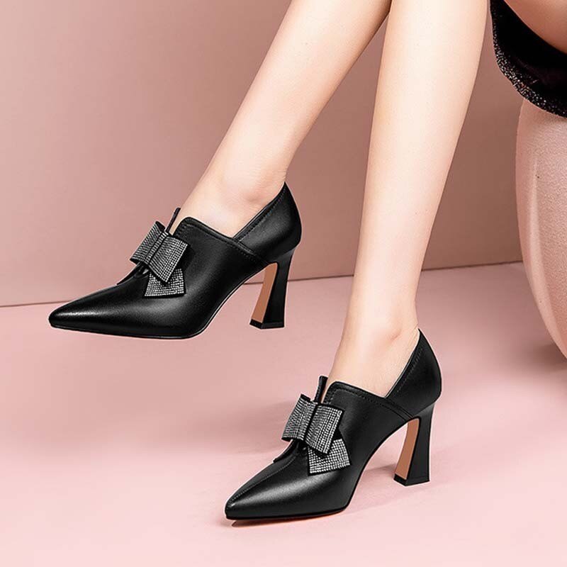 Elegant Heels With Bow